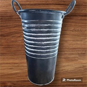 NWT Galvanized metal decorative bucket -‎ 10 inches tall